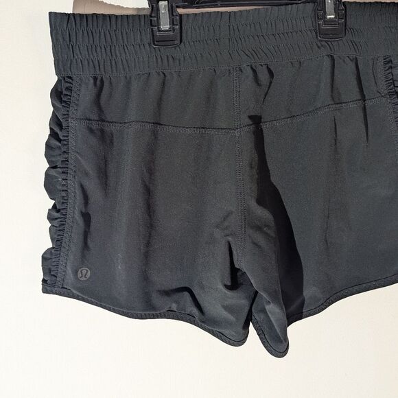Lululemon Run Around Shorts Ruched Reversible Women's Size 6 - Picture 9 of 10